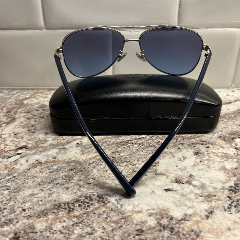 Coach Horse And Carriage Pilot Sunglasses in Silver/Navy Style No 7077 - Picture 5 of 8